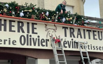 Notre artiste fleuriste agath’ et fleurs enjolive notre boucherie